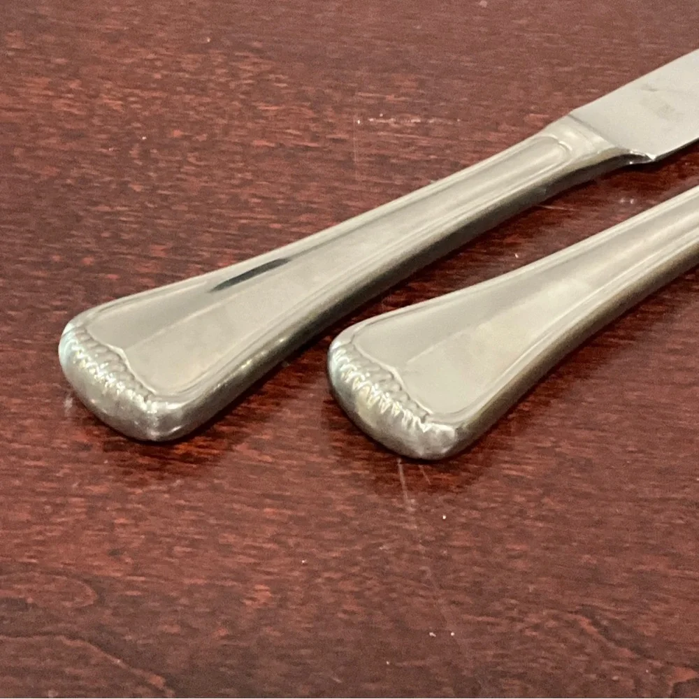 Set of 2 Towle Georgian House Oxford Scroll New French Dinner Knives 9 1/4”